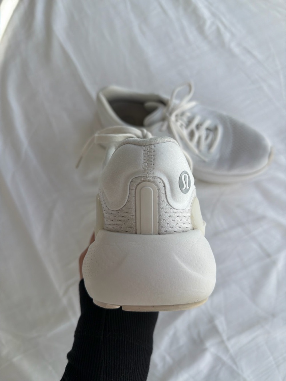 LULULEMON Beyondfeel sneakers Women’s White Athletic Sneakers-Lightweight Cofort - Picture 4 of 10